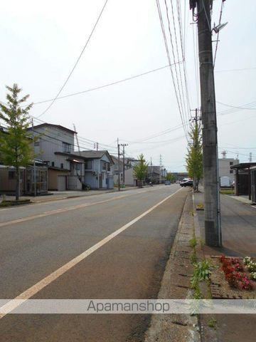 その他　前面道路（その他）まで0m