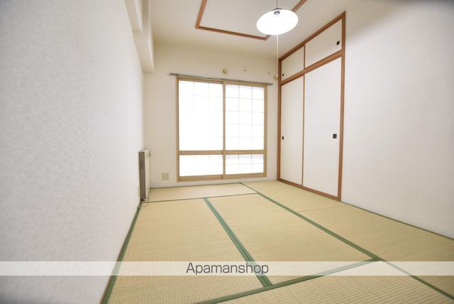 地下鉄東西線 バスセンター前駅 徒歩3分 8階建 築37年の内装写真
