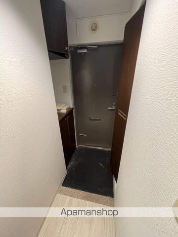 地下鉄東西線 バスセンター前駅 徒歩3分 8階建 築37年の玄関写真