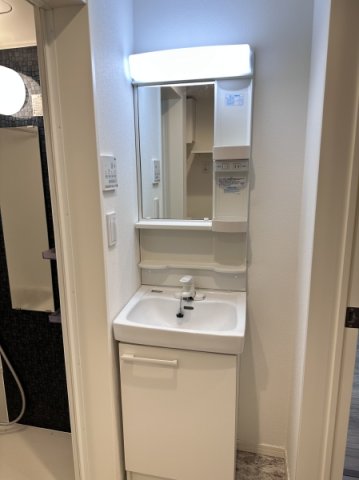 洗面設備　別部屋同間取参考写真