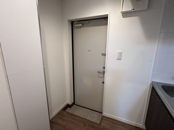 玄関　別部屋同間取参考写真