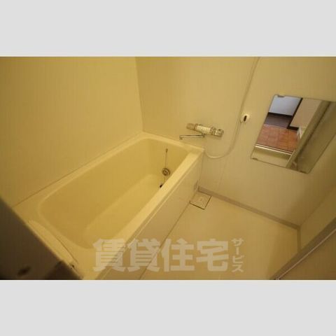 名鉄名古屋本線 国府宮駅 徒歩8分 4階建 築30年の風呂写真