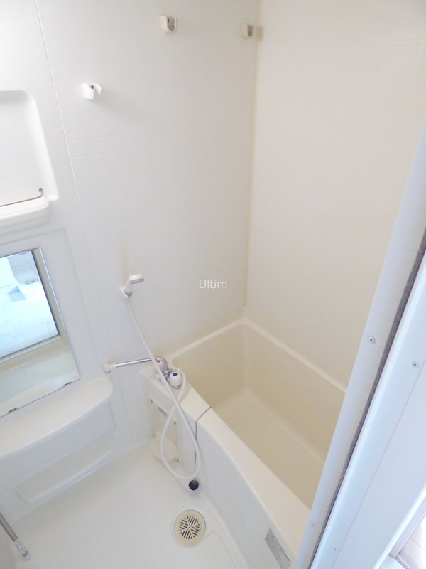 バス・シャワールーム　違うお部屋の写真です。ご参考までに
