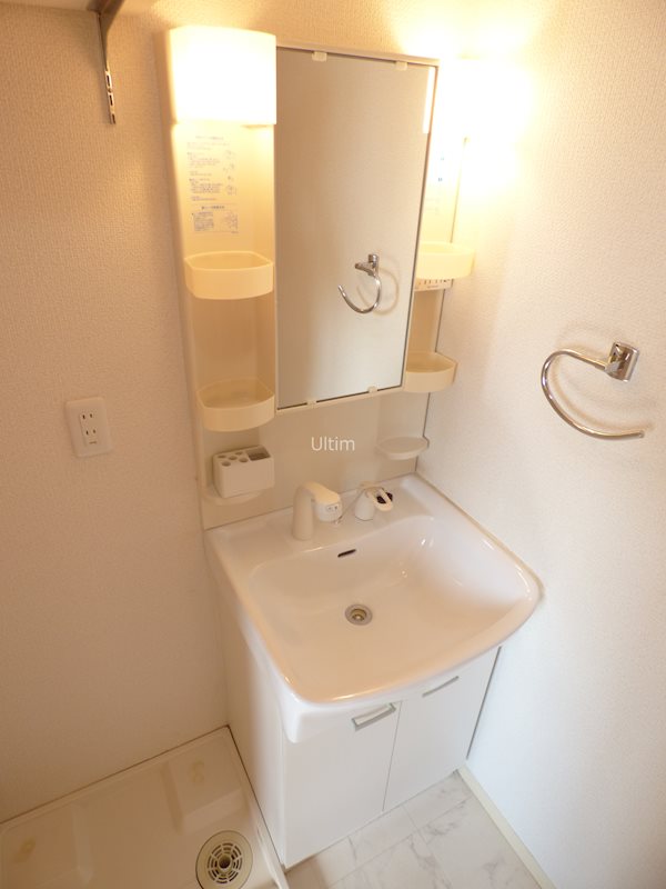洗面設備　違うお部屋の写真です。ご参考までに