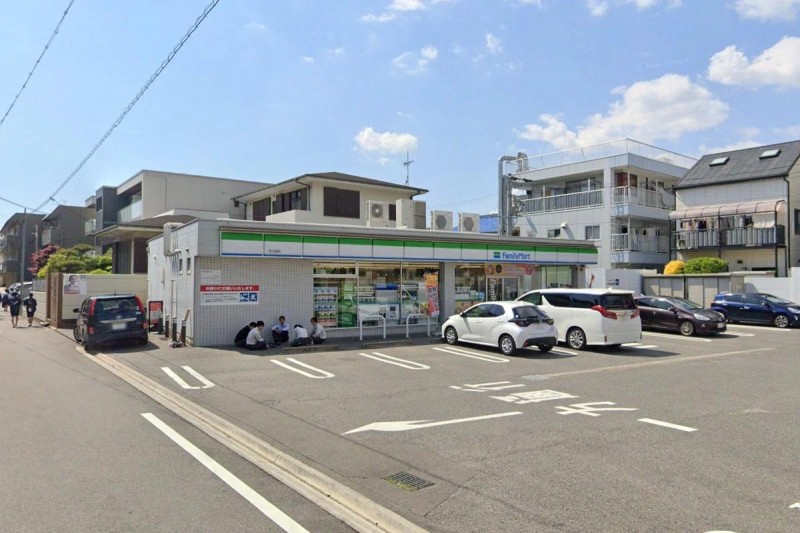 コンビニ　ファミリーマート 児玉西店（コンビニ）まで465m