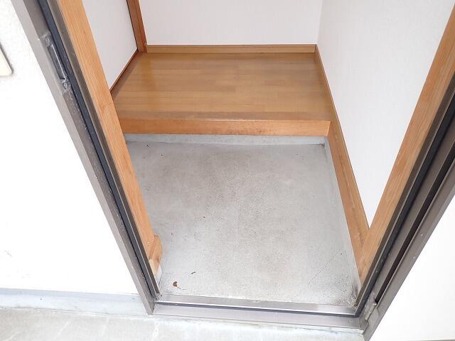 A2番館の玄関写真