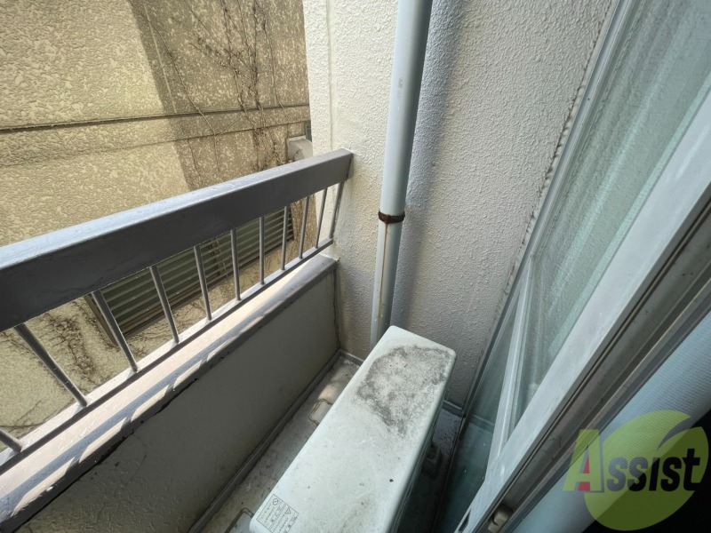 バルコニー　バルコニーは狭いですが工夫次第では使えますね