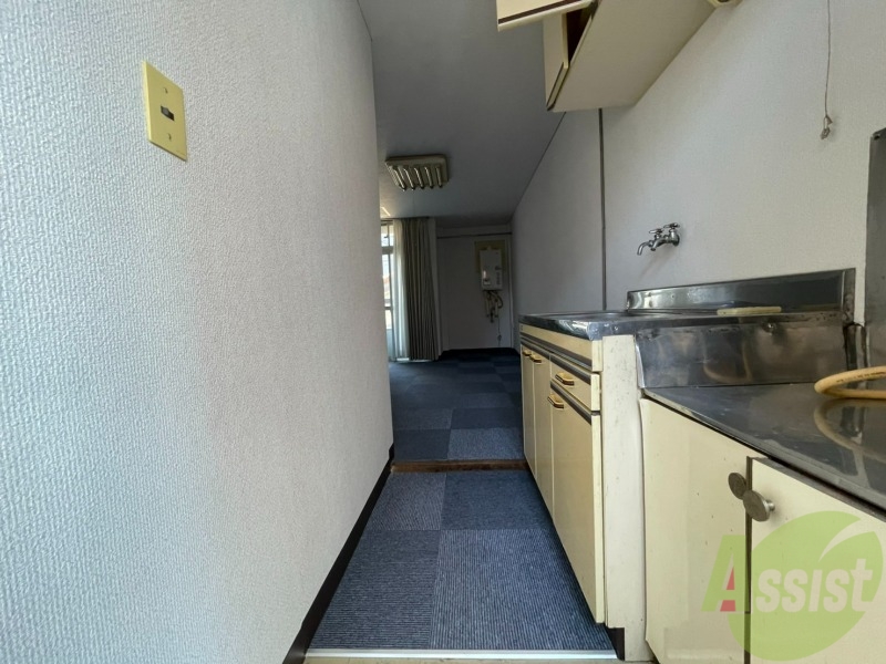 玄関　玄関から撮影しました。敷居が高くなくて安心ですね。