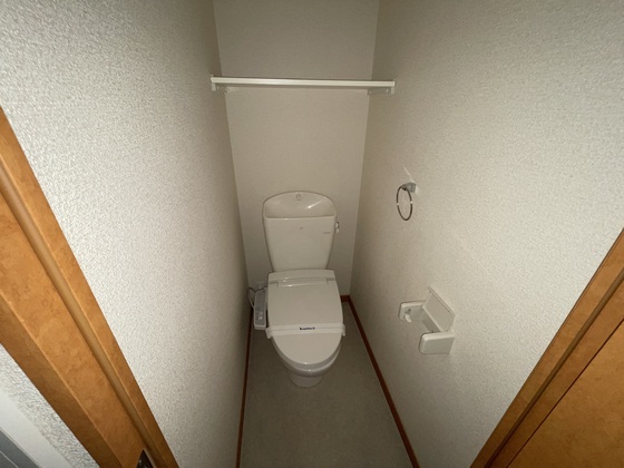 トイレ　※別号室の写真です