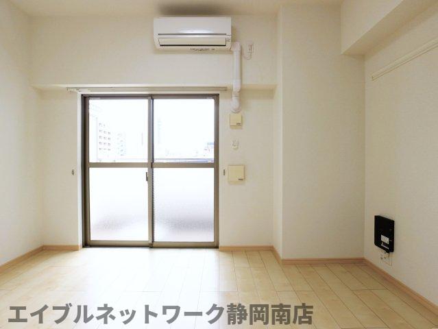 居室・リビング　ゆったり過ごせる居間です