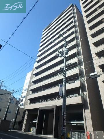 ロイヤルガーデン岡山駅前弐番館の建物外観