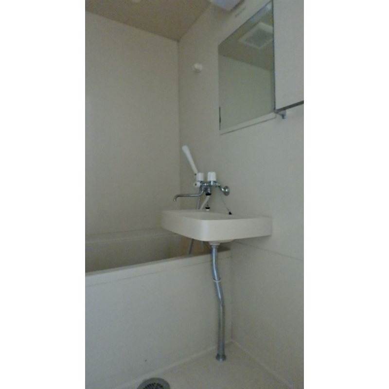 バス・シャワールーム　図面と現状に相違がある場合には現状を優先