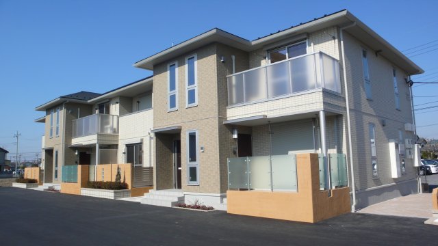 建物外観　南向きで日当たり良好　インターネット無料