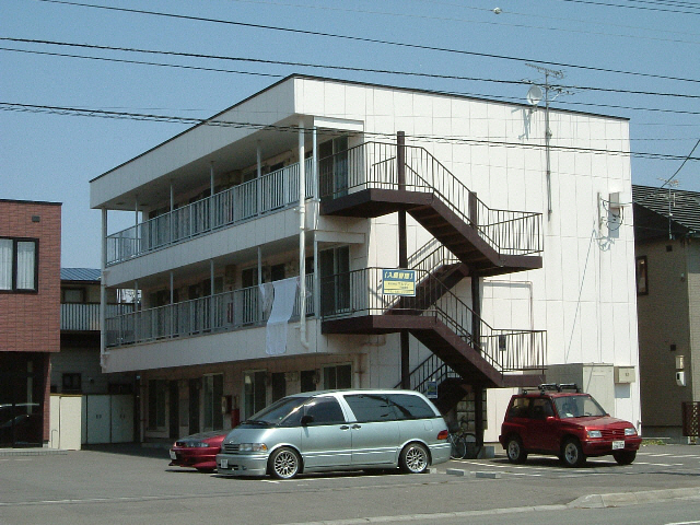 函館市高盛町のアパートの建物外観