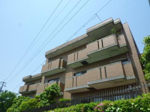 名古屋市昭和区汐見町のマンションの建物外観