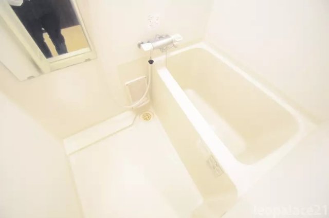 バス・シャワールーム　同物件、別号室のものです。