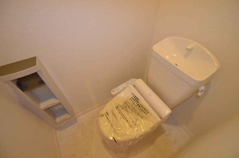 トイレ　温水洗浄便座いつも清潔に保てるトイレです。