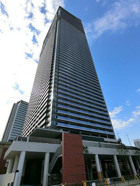 神奈川県横浜市中区北仲通５の賃貸マンションの外観