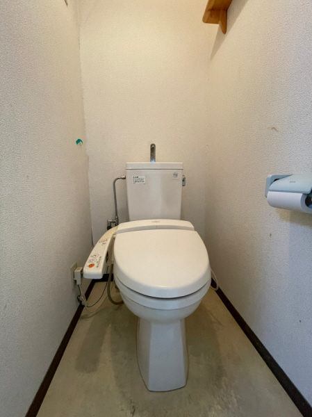 【大阪市淀川区十八条のマンションのトイレ】