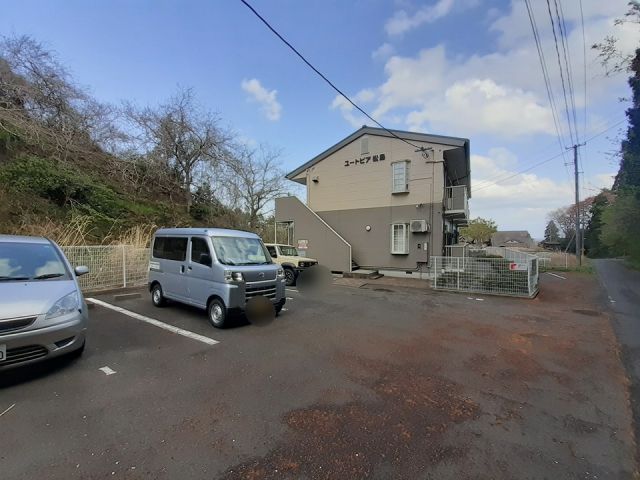 【宮城郡松島町松島のアパートの駐車場】