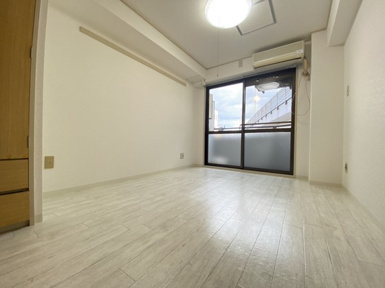 居室・リビング　※別部屋の写真です