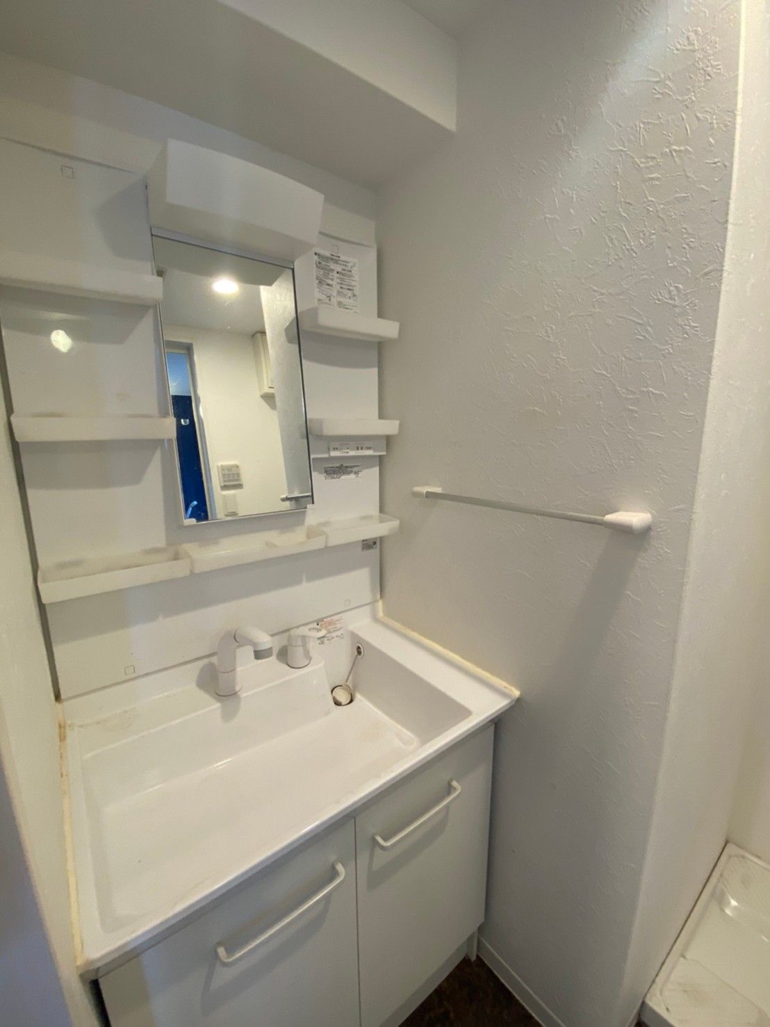 洗面設備　※同号室の別部屋の写真です。