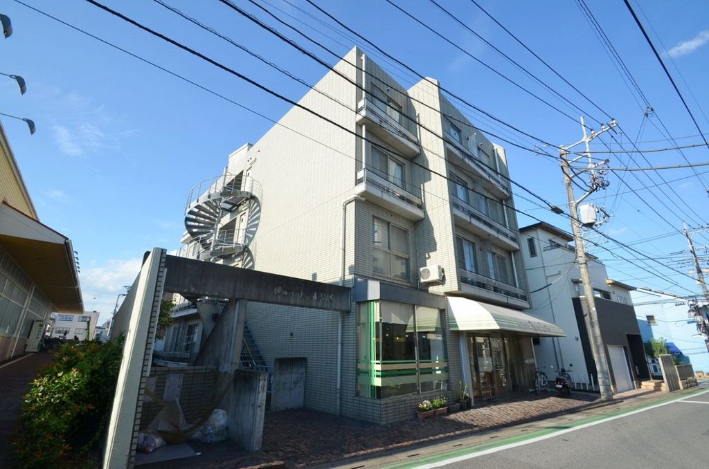 【さいたま市北区日進町のマンションの建物外観】