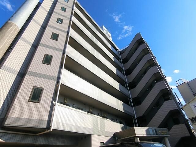 川崎市幸区南幸町のマンションの建物外観