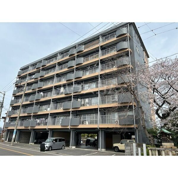 岐阜市上川手のマンションの建物外観