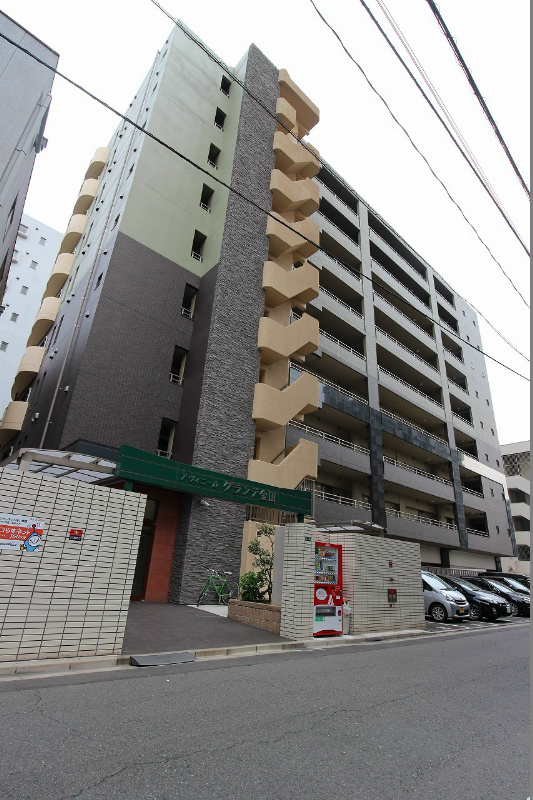 アヴィニールグランデ金田の建物外観