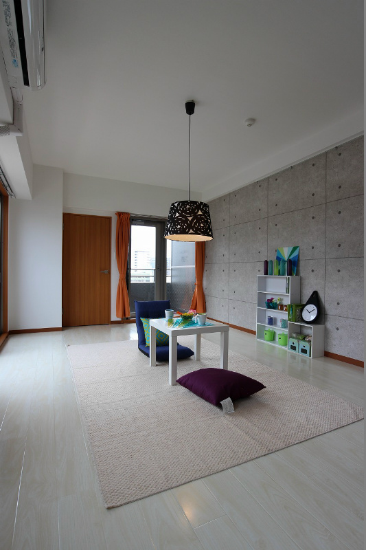 居室・リビング　アクセントクロスの効いた洋室です♪