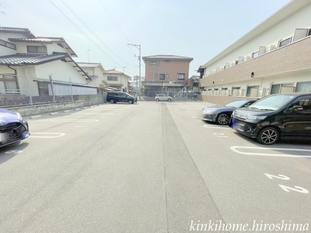 【廿日市市地御前のアパートの駐車場】