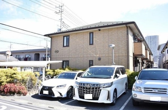 【プリムヴェール 十二番館の駐車場】