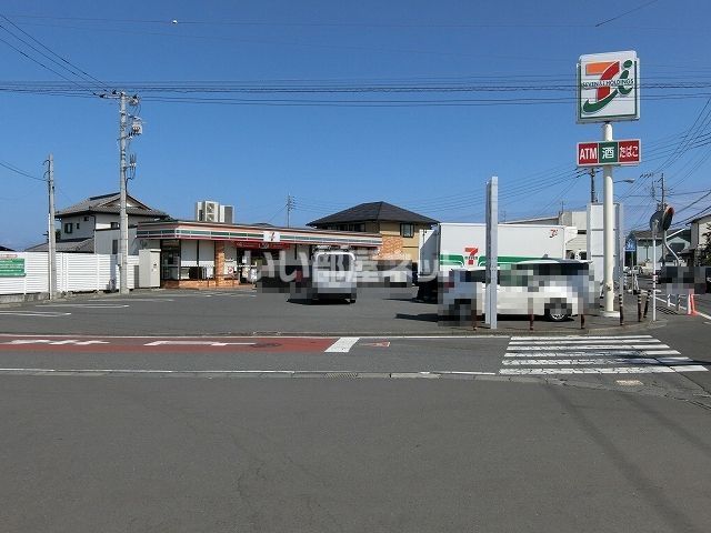 【日立市東金沢町のアパートのコンビニ】