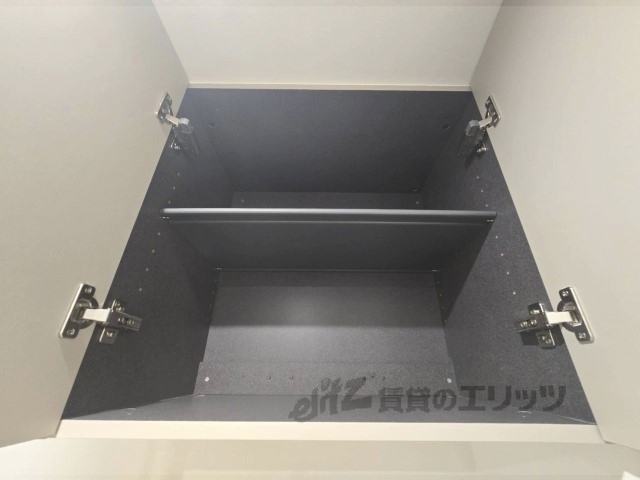 玄関　上部収納