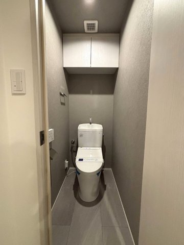 トイレ　温水洗浄便座