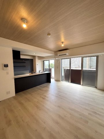 居室・リビング　１3帖LDK