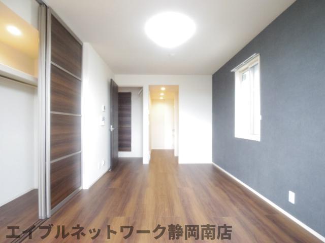 居室・リビング　こちらのリビングで趣味の時間をお楽しみください