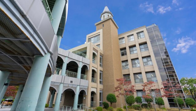 高校・高専　専修学校自由高等学院（高校・高専）まで3500m