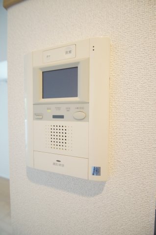 セキュリティ　来訪者が確認できる女性に安心の「TVモニターホン」