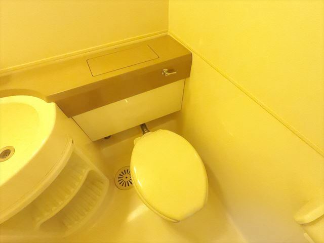 トイレ　ユニットバスでお掃除が便利なトイレ