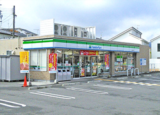 コンビニ　ファミリーマート　川西鼓が滝店（コンビニ）まで509m