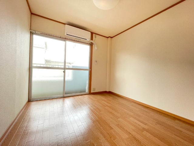 その他部屋・スペース　南側洋室です