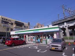 コンビニ　ファミリーマート 忍ヶ丘駅前店（コンビニ）まで265m