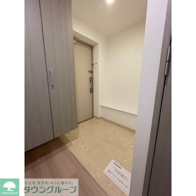 玄関　同タイプ別部屋の写真です
