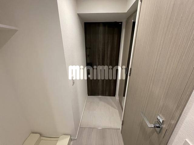 玄関　１１階同一間取り写真