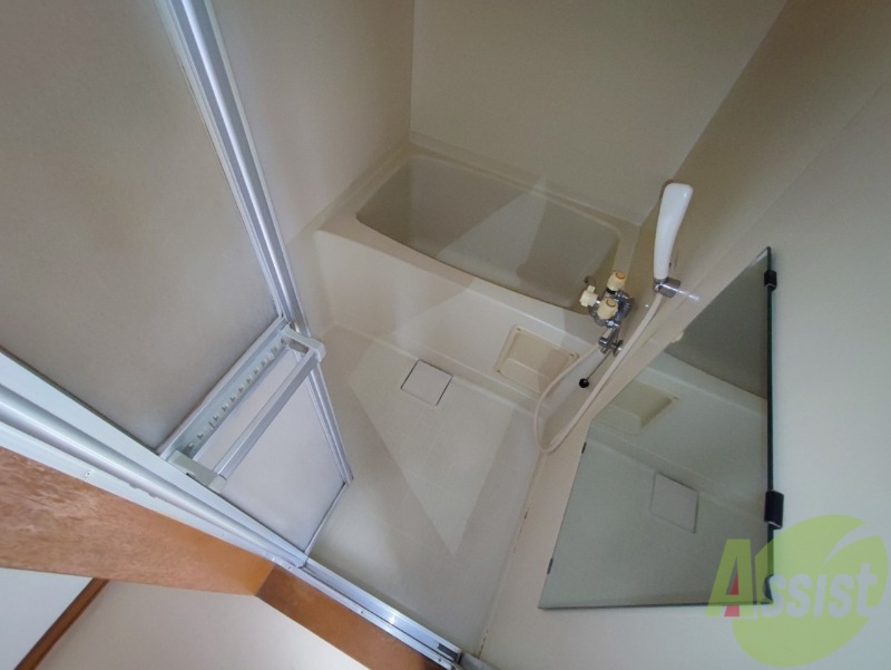 バス・シャワールーム　お風呂になります。一日の疲れを癒してくださいね。