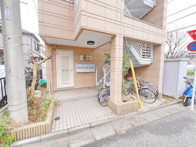 エントランス　★お部屋探しは株式会社タウンハウジング東京まで★