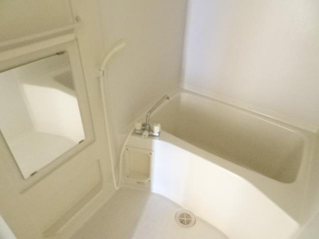 バス・シャワールーム　別部屋の写真です。