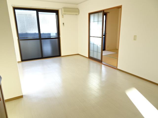 居室・リビング　別部屋の写真です。